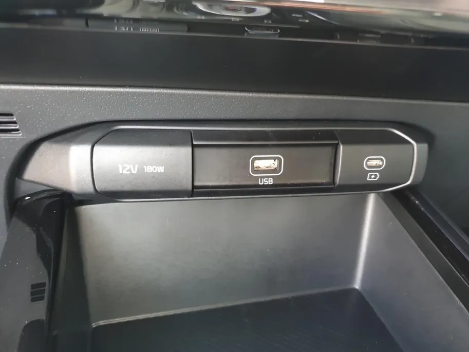 Kia Niro 1.6 GDi Hybrid DynamicLine | Trekhaak | Navigatie | Camera | Adaptieve cruise control | Apple Carplay / Android Auto | Verbruik 1 op 20!