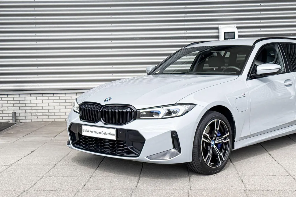 BMW 3 Serie Touring 330e xDrive