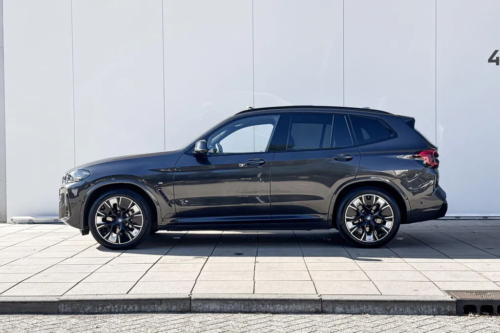 BMW iX3 High Executive