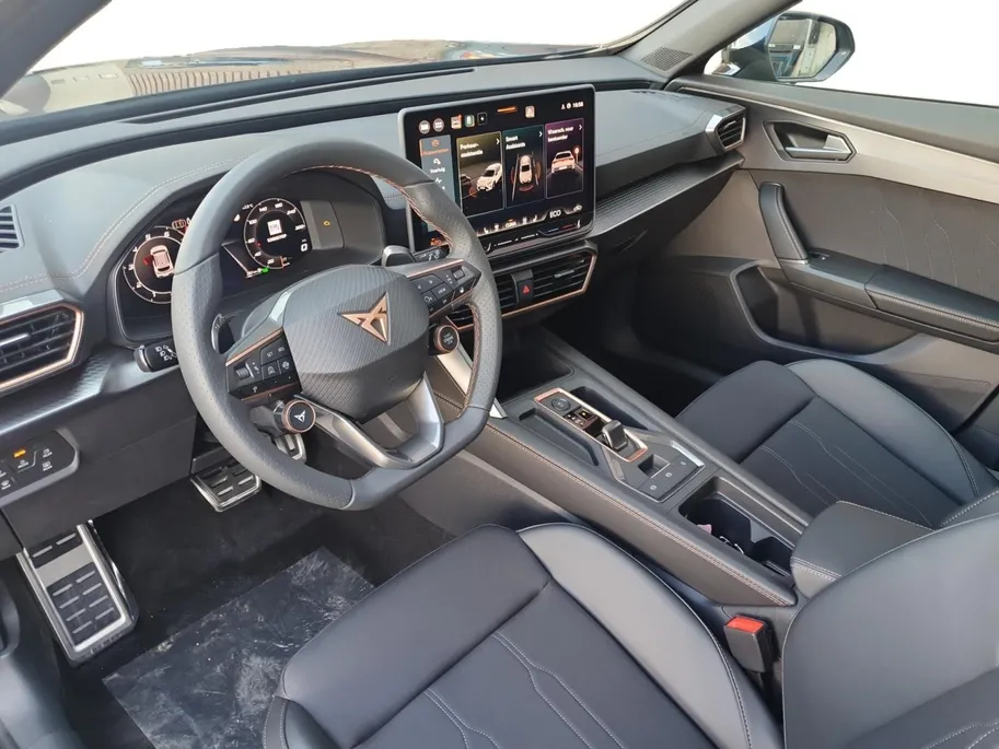CUPRA Formentor 1.5 TSI e-Hybrid Business | Trekhaak | Panoramaschuifdak | Appel Carplay / Android Auto | Camera | Stoel en stuurverwarming |