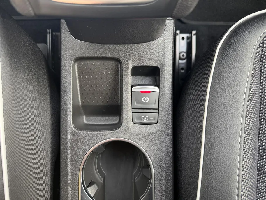 Renault Captur 1.6 E-Tech full hybrid 145 techno | Trekhaak | Camera | Parkeersensoren | LMV | Apple Carplay & Android Auto | Navigatie | Cruise & Climate Control | 12 Maanden BOVAG Garantie