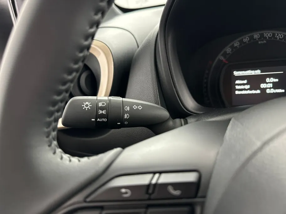 Toyota Aygo X 1.0 Pulse | 17'' L.M. Velgen | Adaptieve Cruise Control | App Connect