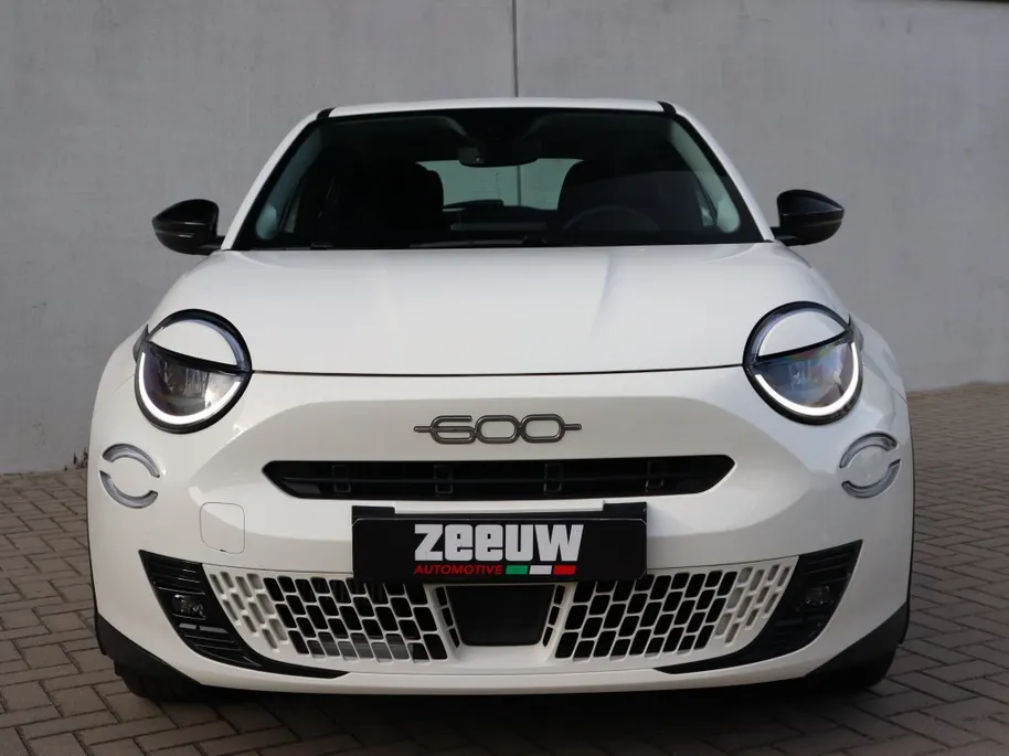 Fiat 600 1.2 Hybrid 100 PK Urban | Carplay | Cruise | PDC | 16'