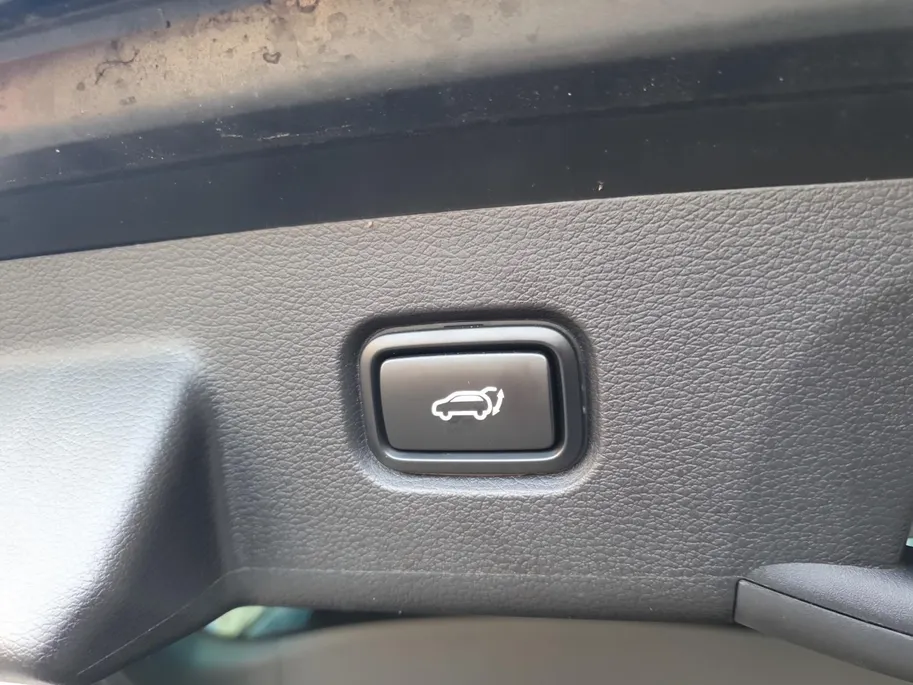 Kia Sportage 1.6 T-GDi Hybrid DynamicPlusLine | Stoel en stuurverwarming | Panorama schuifdak | Elektrisch bedienbare voorstoelen | Navigatie | Dodehoek detectie | Getinte ramen achter |