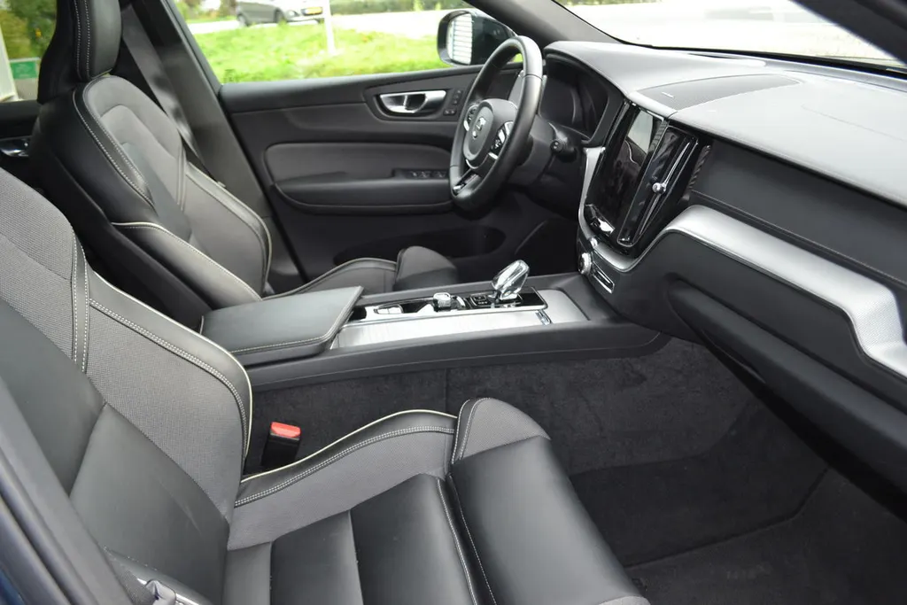 Volvo XC60 2.0 T8 PLUG-IN HYBRID AWD ULTIMATE