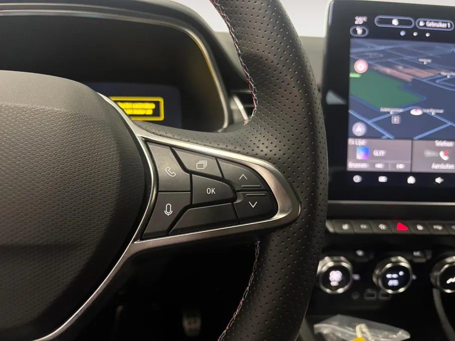 Renault Arkana 1.6 E-Tech Hybrid 145 R.S. Line | Panoramadak | Adaptive Cruise Control | Climate Control | Apple Carplay / Android auto | Camera | treeplanken | elektrisch verstelbare stoel |