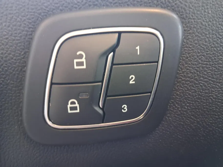 Ford Kuga 2.5 PHEV 225 pk Vignale Driver Assistance Pack - Winter Pack - Technology Pack - 20inch LM velgen - Afneembare trekhaak