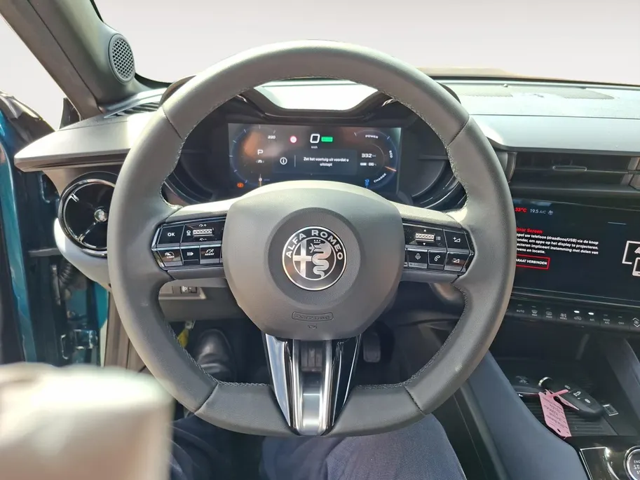 Alfa Romeo Junior 95% SOH | Carplay / Android auto | ACC | Climate control |