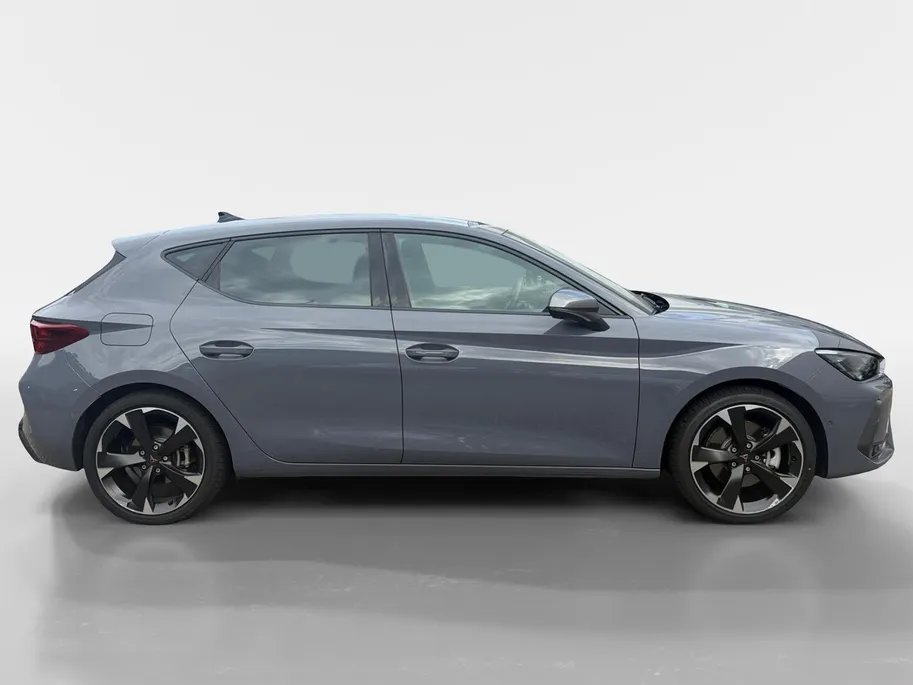 CUPRA Leon 1.5 TSI e-Hybrid PHEV Bussines | 99% SOH| Led Koplampen | Apple/Android Carplay | Keyless | Half leder | Stoel/Stuurverwarming | Digital Cockpit | Fabrieksgarantie! |