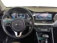 Kia Niro 1.6 GDi Hybrid Edition | Trekhaak Vaste Kogel+ 13-Polige stekker | Schuifkanteldak | Apple Carplay / Android Auto | Navigatiesysteem | Licht + Regensensor | Parkeersensoren + Camera Achter | 16' Lichtmetalen Velgen | Cruise Control Adaptief | Rijstrooksen