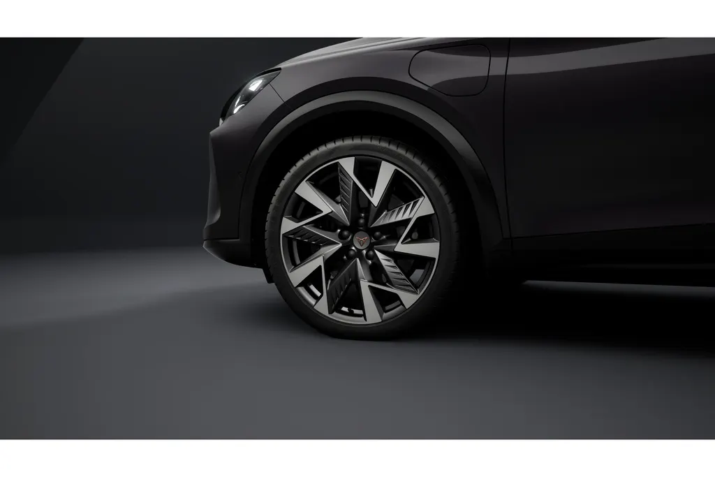 CUPRA Formentor VZ Performance | Digitaal instrumentenpaneel (Virtual Cockpit) | Draadloze Apple CarPlay™, Android Auto™ | Elektronisch Sperdifferentieel (XDS)