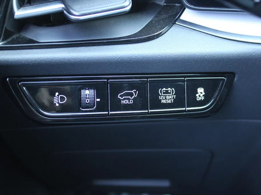 Kia Niro 1.6 GDi Hybrid ExecutiveLine | Camera | Leer | Schuifdak | Stoelverwarming+ventilatie | Elektr. stoelverstelling + achterklep | 18' LM | HUD |