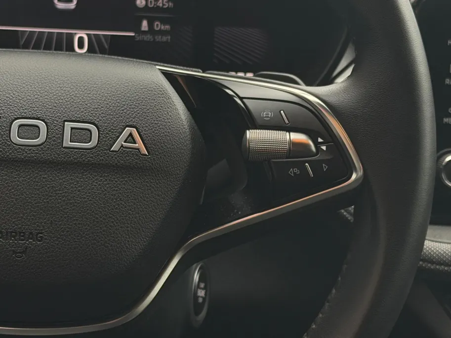 Škoda Fabia 1.0 TSI Selection 116PK AUTOMAAT | Lichtmetalen velgen| Parkeer sensoren| Climate Control| Stuur verwarming| Stoel verwarming| Apple Carplay & Android Auto