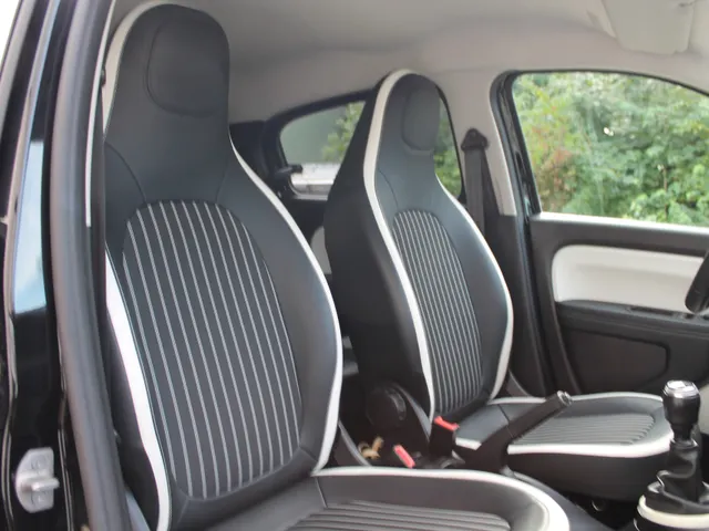 Renault Twingo 1.0 SCe Intens | navigatie | climate control |  lichtmetalen velgen | all season banden
