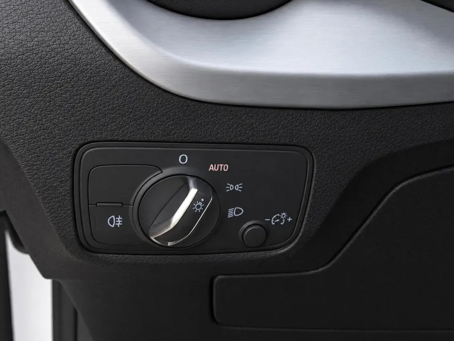 Audi Q2 35 TFSI/150PK S Line · Panoramadak · SONOS Audio ·  Camera · Apple/Android Car Play · Leder