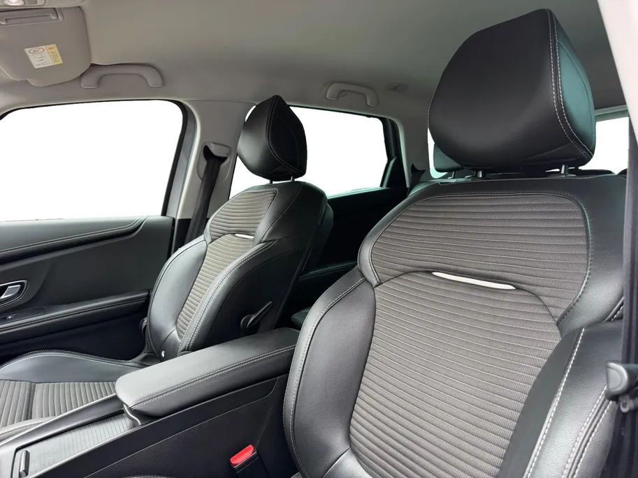Renault Scénic 1.2 TCe Intens | LAGE KILOMETERS | 1E EIGENAAR | PARKEERSENSOREN | CLIMATE |