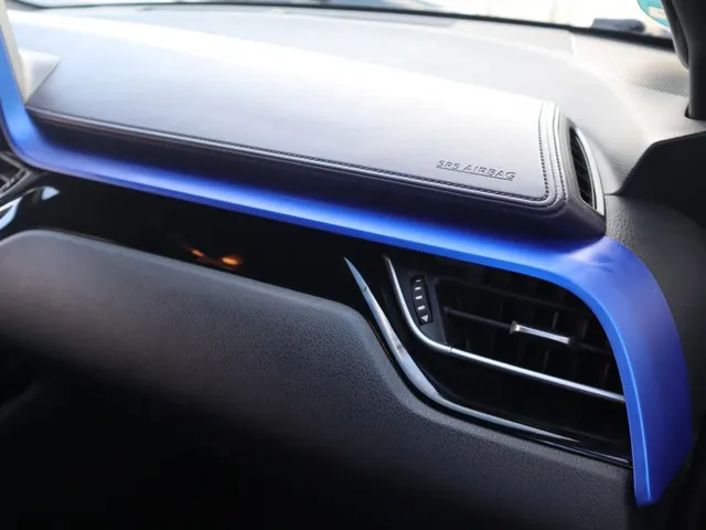 Toyota C-HR 1.8 Hybrid Bi-Tone Trekhaak | Leder | Blindspot | Stoelverwarmin
