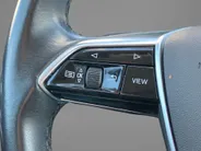 Audi e-tron Sportback 55 quattro S Line 95 kWh 300kW/408PK · Panoramadak · Trekhaak · Camera · Leder · Stoelverwarming · Drive select ·  Garantie t/m 18-10-2027 of 100000km.
