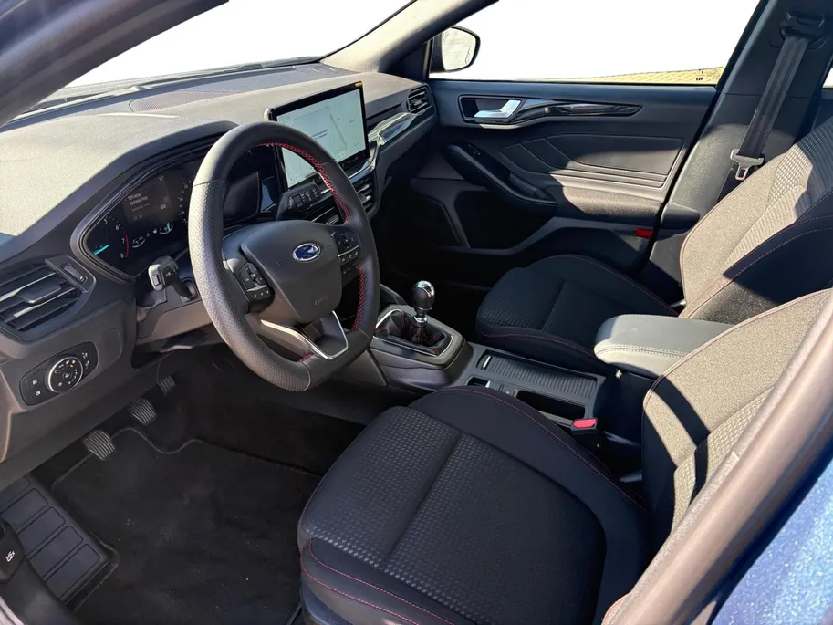 Ford Focus Wagon 1.0 EcoBoost Hybrid ST Line Apple Carplay/Android Auto| Winter Package| 12 maanden Bovag garantie|