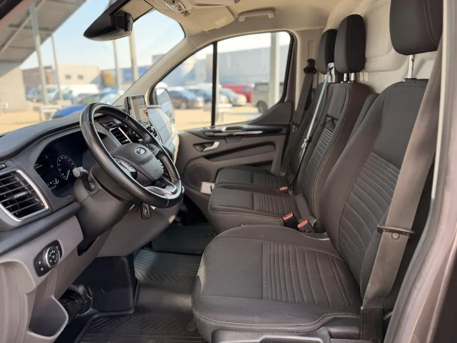 Ford Transit Custom 280 2.0 TDCI L1H1 Limited DUBBELE ZIJSCHUIFDEUR I TREKHAAK I BI-XENON KOPLAMPEN I WINTER PACK I APPLE CARPLAY / ANDROID AUTO I