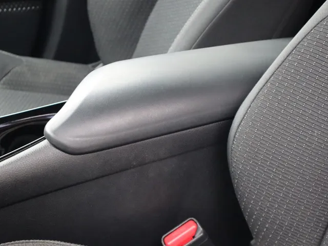 Toyota C-HR 1.8 Hybrid Style Ultimate Blindspot | Stoel en stuurverwarming | All seasons