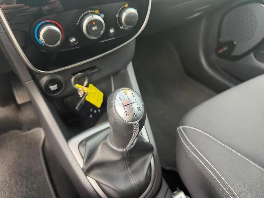 Renault Clio Estate 0.9 TCe Limited | Camera | Parkeersensoren | Bluetooth | Navigatie | All Season Banden | Dealer Onderhouden | 12 Maanden BOVAG Garantie