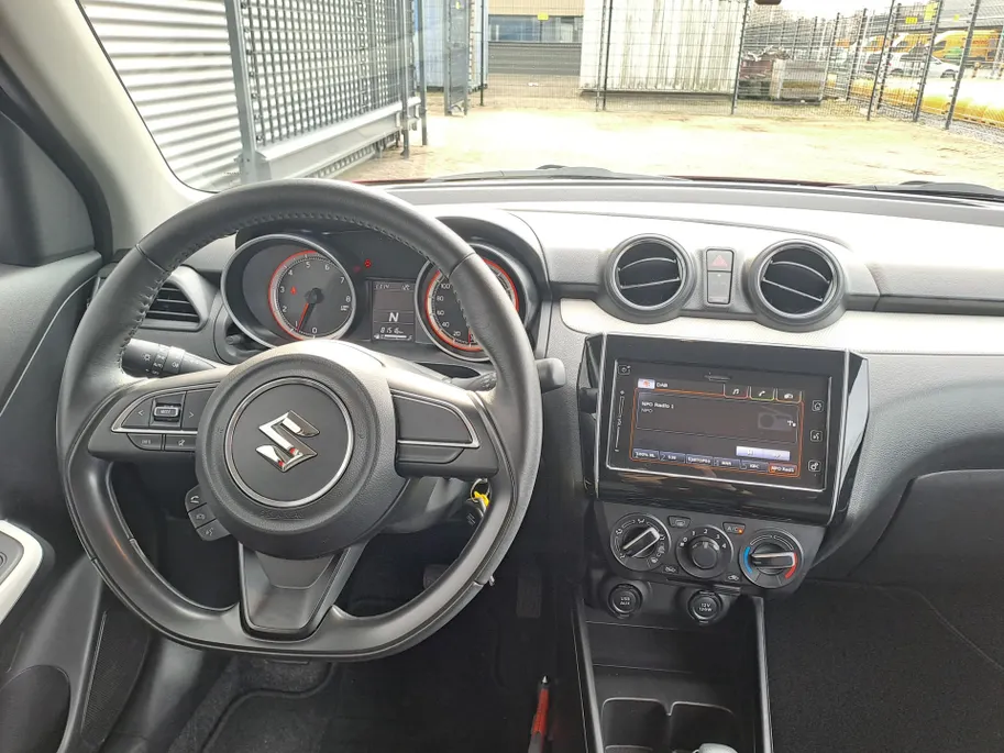 Suzuki Swift 1.2 Select AUTOMAAT | Airco | Stoelverwarming | DAB | Camera | Bluetooth | Apple Carplay / Android Auto