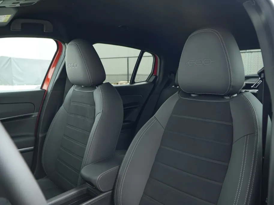 Fiat 600e Sport 54 kWh | Carplay | Camera | Winter | 18'