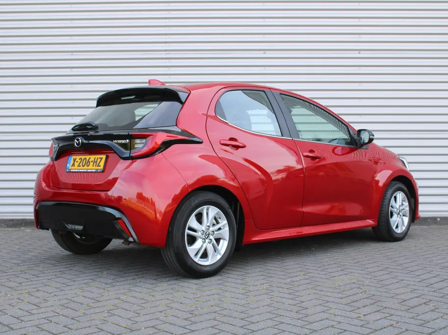Mazda 2 Hybrid 1.5 Agile | Comfort pakket | CarPlay | Camera | Stuur-/stoelverwarming | Cruise adapt. | 15' LM |