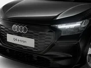 Audi Q4 Q4 Advanced edition 63 kWh · Trekhaak elek. wegklapbaar · Lendensteunen · Opberg en bagageruimtepakket