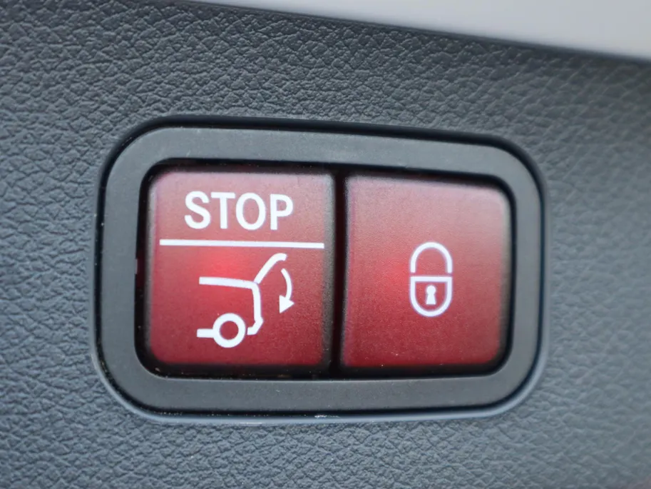 Mercedes-Benz E-Klasse Estate 300 e AMG Line l Keyless l Panoramadak l Stoelverwarming