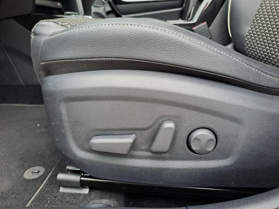 Kia Ceed Sportswagon 1.0 T-GDi ExecutiveLine Navigatie GROOT scherm | Camera | Cruise | Panorama schuif/kanteldak | Dode hoek | Apple Carplay/Android Auto | Stoel/stuur verwarming | JBL | Elektr. achterklep