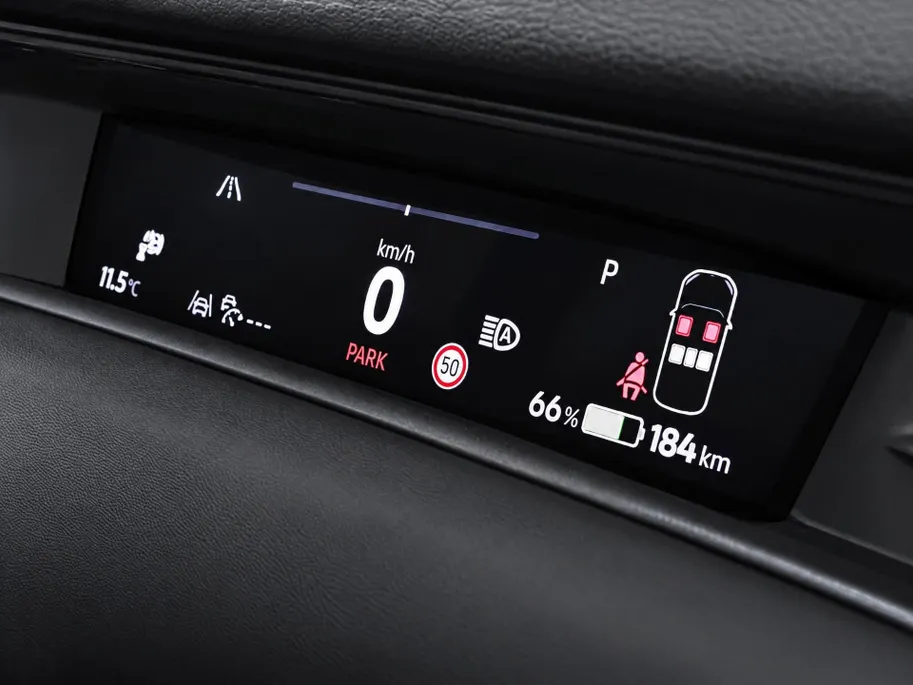 Volkswagen ID.7 Pro Business 286pk 77 kWh · SOH 97,2% · 360 Camera · Head-Up · Alarm · Elek. Trekhaak · Keyless · Elek. Voorstoelen · 20'' Inch · Gratis onderhoud & APK t/m 30-01-2030 · EXTRA INRUILKORTING ·