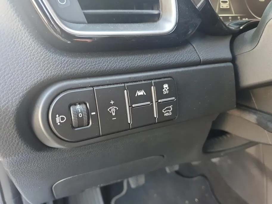 Kia Ceed Sportswagon 1.0T DynamicPlusLine DEMO | Direct beschikbaar | Stoel en stuurverwarming | Dodehoekdetectie | Getinte ramen achter | Elektrische achterklep | Keyless met startknop | Parkeersensoren voor en achter |