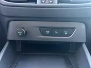 Ford E-Transit Courier Limited 44 kWh |Trehaak| Camera| Apple Carplay/Android Auto| stuurwiel verwarmd| 12 maanden Bovag Garantie|