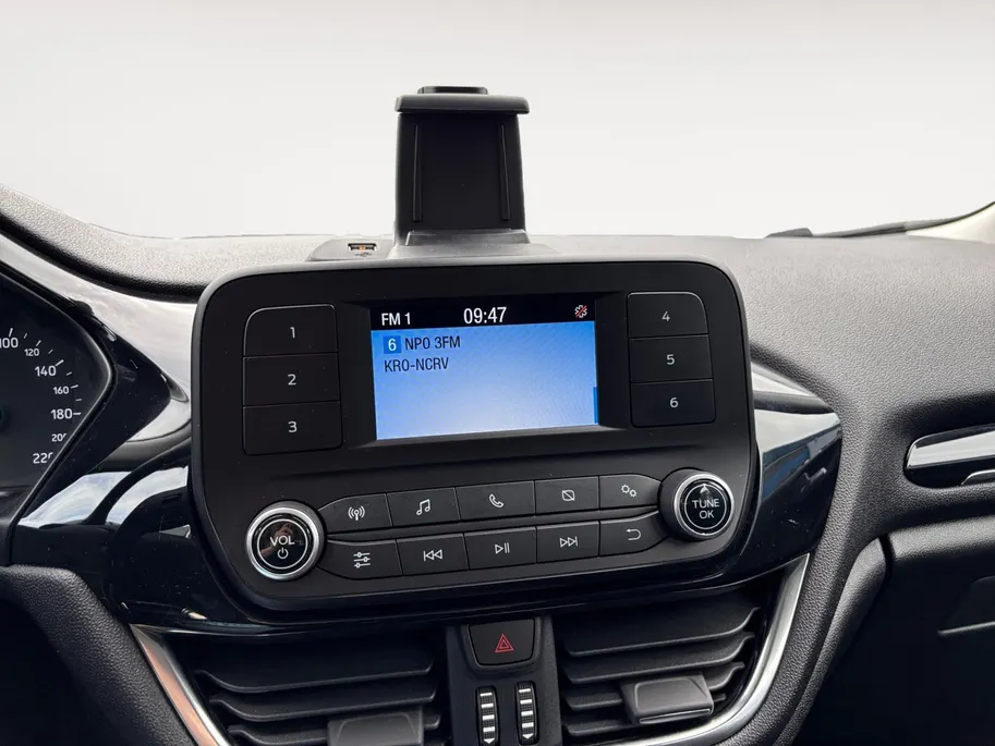 Ford Fiesta 1.1 Trend | Zeer nette auto! | Dealer onderhouden | Bluetooth | Elektr. Ramen | Airco | 12 maanden garantie! |