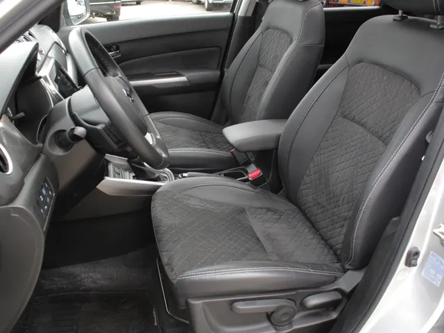 Suzuki Vitara 1.5 Hybrid Style AllGrip Automaat |  Navi | Adap. Cruise | Camera | Schuifdak