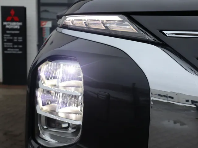 Mitsubishi Outlander 2.4 PHEV Instyle Trekhaak | Panodak | Adaptive Cruise | All Seas