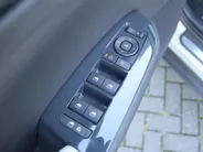 Kia EV5 GT-Line Business Edition 81.4 kWh | Trekhaak | Stuur-/stoelverwarming v+a | Schuifdak | Leer | Elek. stoelverstelling + achterklep | 20' LM | LED |