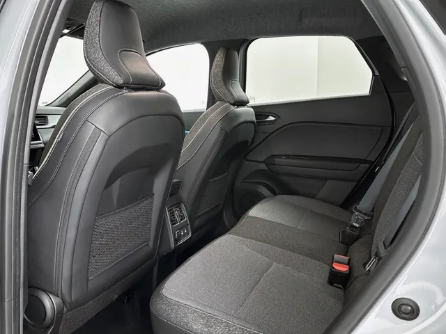 Renault Captur 1.8 E-Tech full hybrid 160 techno | CAMERA | NAVI