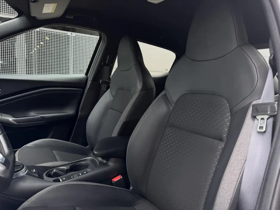 Nissan Juke 1.6 Hybrid N-Connecta | Achteruitijcamera | Parkeersensoren voor- en achter | Climate control | Navi | Apple/Android Carplay | Keyless entry/start | Digital dashboard | LMV