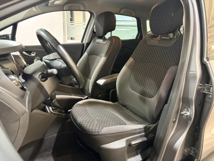 Renault Captur 150PK TCe Intens Automaat | 1ste Eigenaar | Trekhaak | 1200kg Trekgewicht | Cruise Control | Climate Control | Navigatie | Camera | Parkeersensoren | Licht & Regen Sensor | Armsteun |