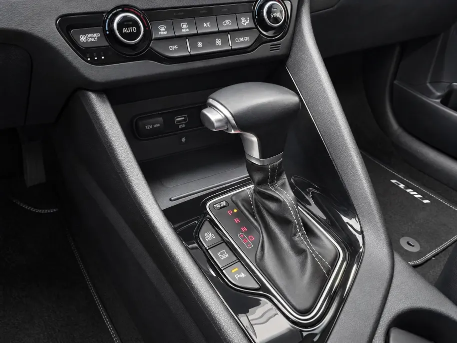 Kia Niro 1.6 GDi PHEV DynamicLine DEALER ONDERHOUDEN | NAVIGATIE | ACHTERUITRIJCAMERA | PLUG-IN |