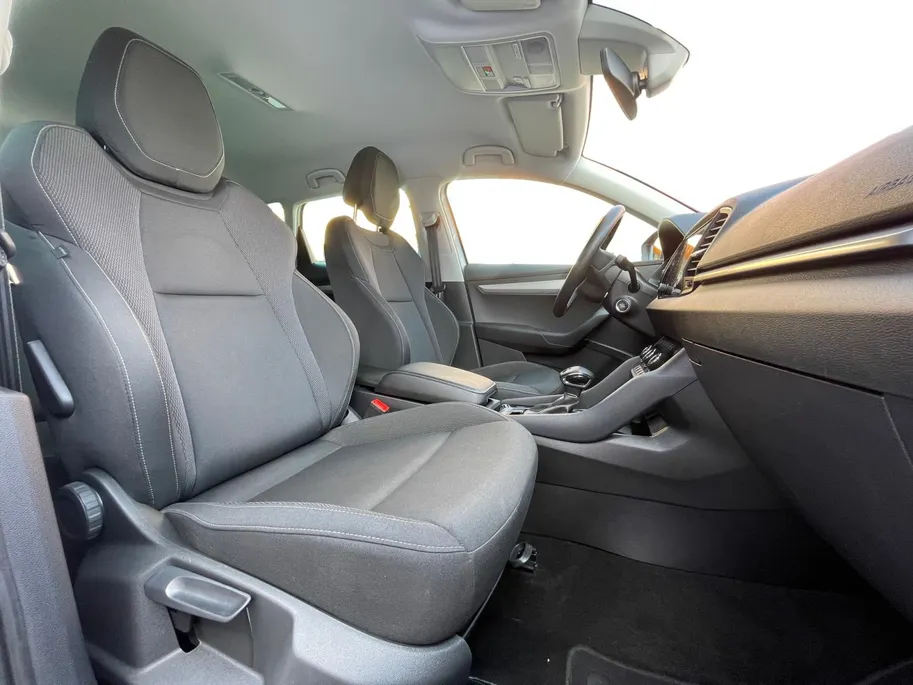 Škoda Karoq 1.5 TSI ACT Business Edition | Lichtmetalen velgen| Parkeer sensoren| Automaat| Camera| Cruise Control| Zeer ruime auto in super nette staat