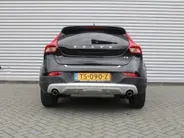 Volvo V40 Cross Country 1.5 T3 Dynamic Edition | Trekhaak | 17' LM | Panoramadak | Leer | PDC v+a | Camera | Stoel-/voorruitverwarming | HK audio |