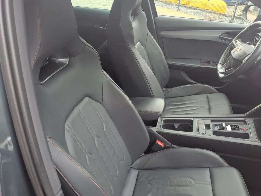 CUPRA Formentor 1.4 e-Hybrid VZ Copper Edition | Voorstoelen verwarmd | Automaat | ECC | Navi | Leer | Stuur verwarmd | Apple Carplay/Android Auto | Cruise control adaptief | SOH 93,6%