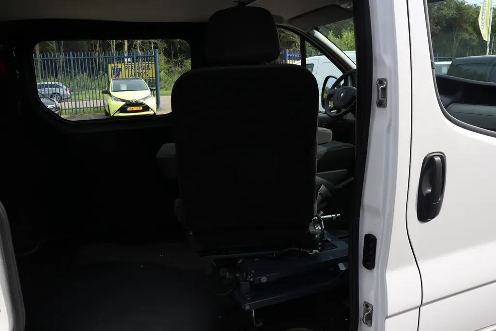 Renault Trafic 2.0 dCi T27 L1H1 Aangepast voor Rolstoelvervoer | | Automaat | Aanpassing voor rolstoelvervoer |