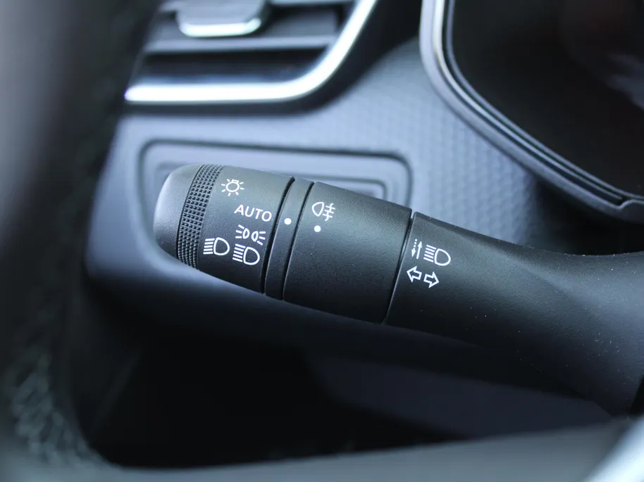 Renault Clio 1.0 TCe 90 Equilibre | Automaat | Apple Carplay | Android Auto | Stoel verwarming | PDC | Cruise | LED | Privacy Glass | BTW auto |