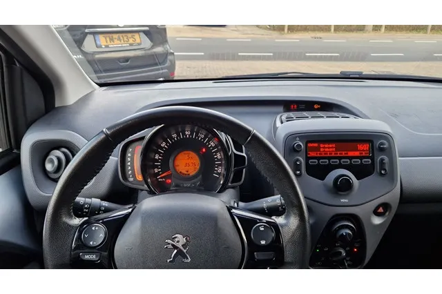 Peugeot 108 1.0 e-VTi 72pk 5Drs Active - Airco
