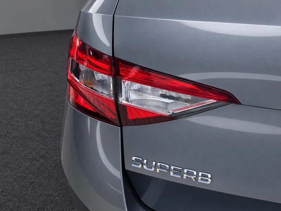 Škoda Superb Combi 1.4 TSI iV 218pk DSG Business Edition Plus · Camera · Inklap. Trekhaak · Stoelverwarming · Keyless · ACC · Apple/Android Car Play · Garantie t/m 17-06-2028 of 100.000km
